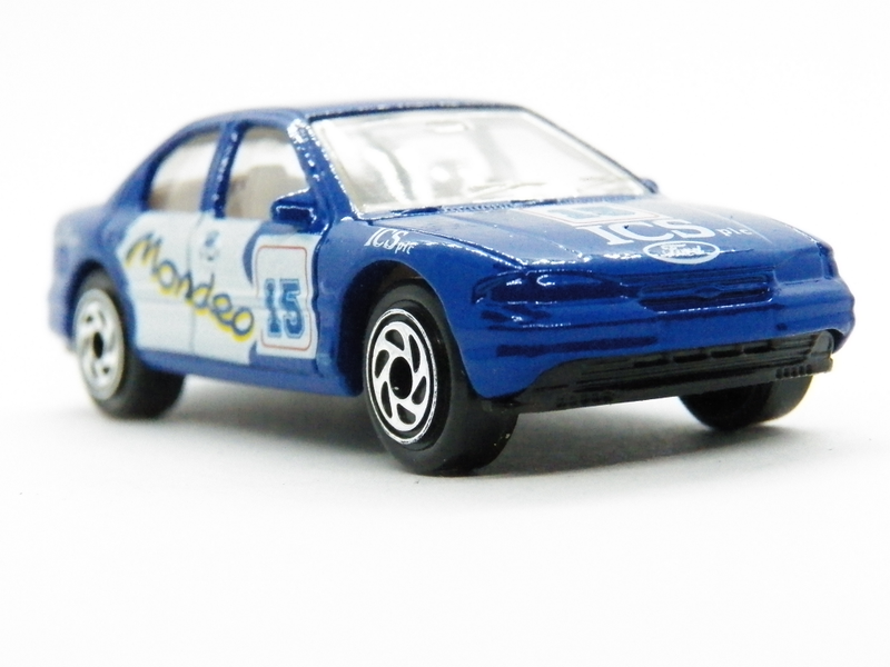 Illustration for article titled Matchbox 1:64 Ford Mondeo (with audiophile Ford Audio)